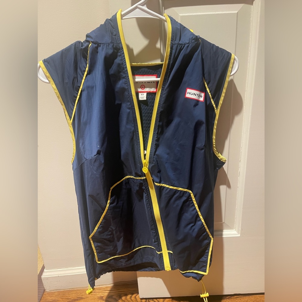 Hunter navy blue with yellow trim vest XS